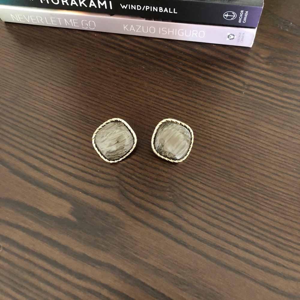 STUD EARRINGS - Picture 2 of 2